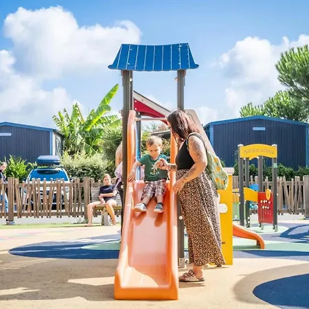 אתר קמפינג Zecamping 5 Club Enfant Espace Aquatique Sauna Hammam Chiens Acceptes Saint-Jean-dʼOrbetiers