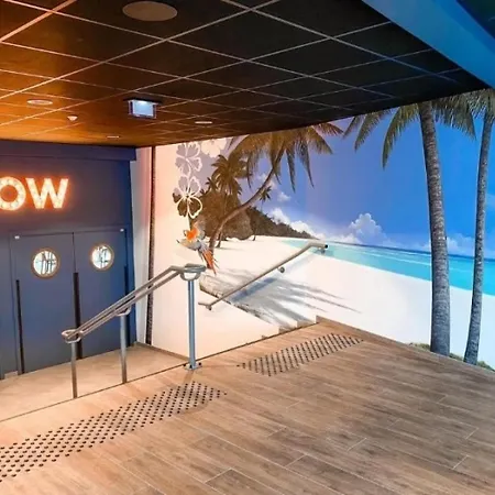 אתר קמפינג Zecamping 5 Club Enfant Espace Aquatique Sauna Hammam Chiens Acceptes *