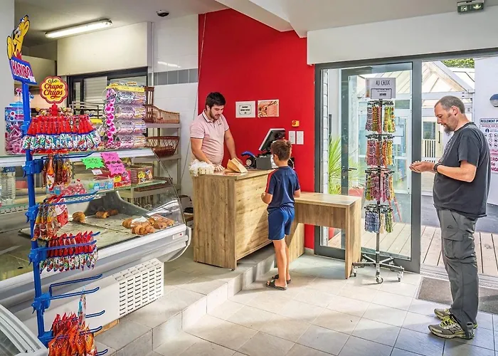 Zecamping 5 Club Enfant Espace Aquatique Sauna Hammam Chiens Acceptes אתר קמפינג Saint-Jean-dʼOrbetiers