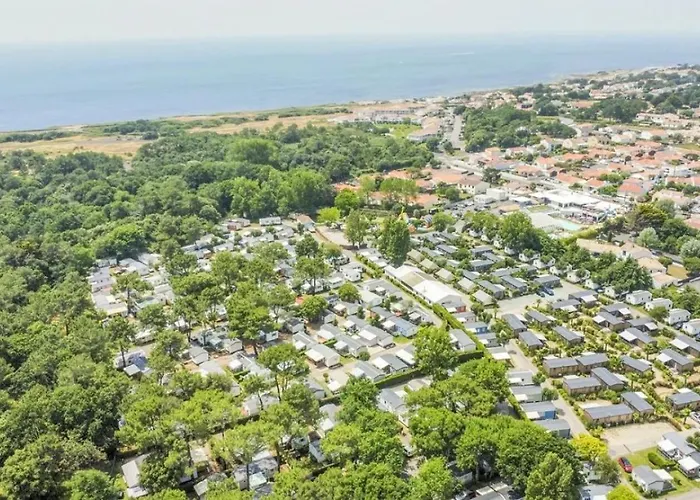 אתר קמפינג Zecamping 5 Club Enfant Espace Aquatique Sauna Hammam Chiens Acceptes Saint-Jean-dʼOrbetiers